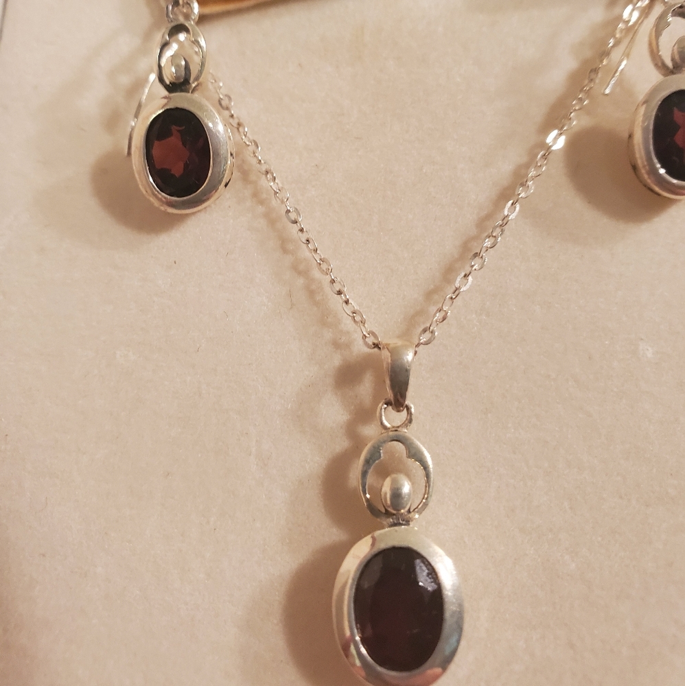 Garnet Set - Picture 3 of 7